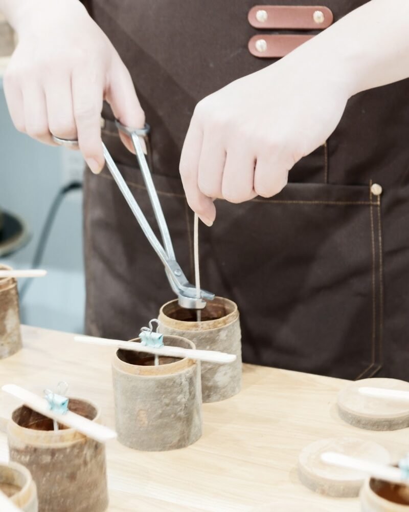 The ZUNGZA workshop in Van Phuc craft village — When a candle burns unevenly or the wick goes out, how to fix it